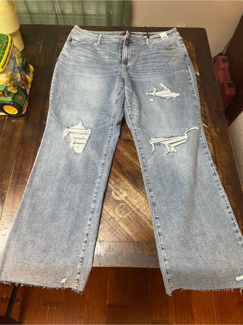 Judy Blue Light Wash Distressed Straight Leg Jeans
